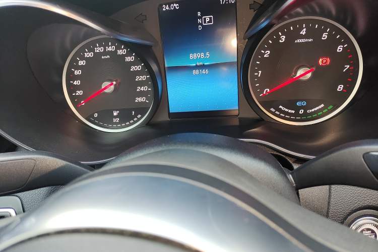 Used Mercedes-Benz C-Class 2019 C 260 Sport Edition Odometer Close Up