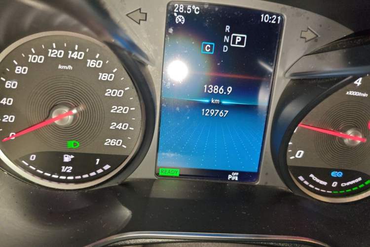 Used Mercedes-Benz C-Class 2019 C 260 Sport Edition Odometer Close Up