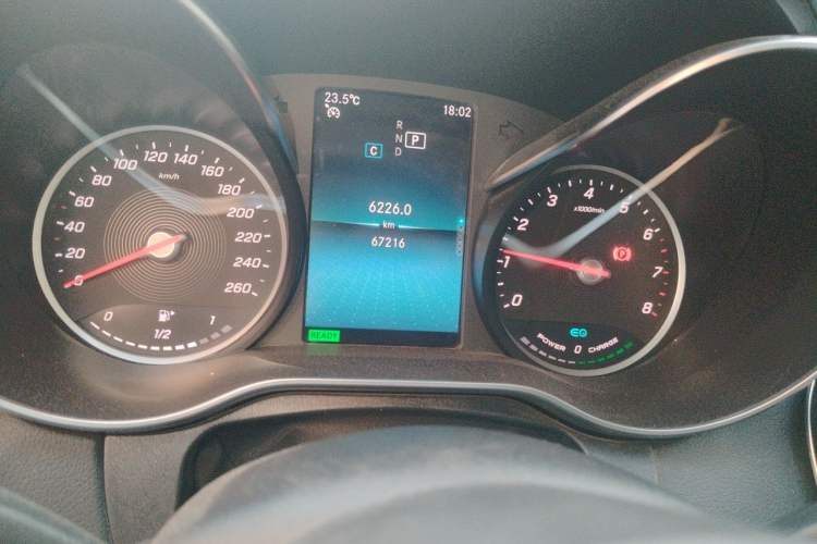 Used Mercedes-Benz C-Class 2019 C 260 L Sport Edition Odometer Close Up