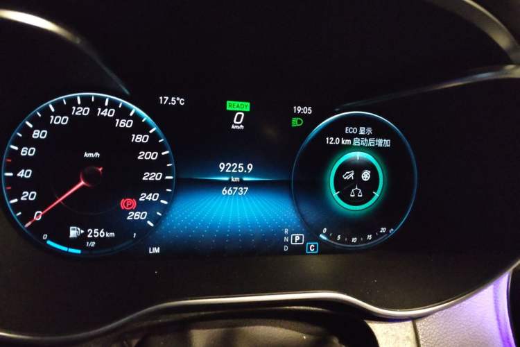 Used Mercedes-Benz C-Class 2019 Restyled C 260 L Sport Edition Odometer Close Up