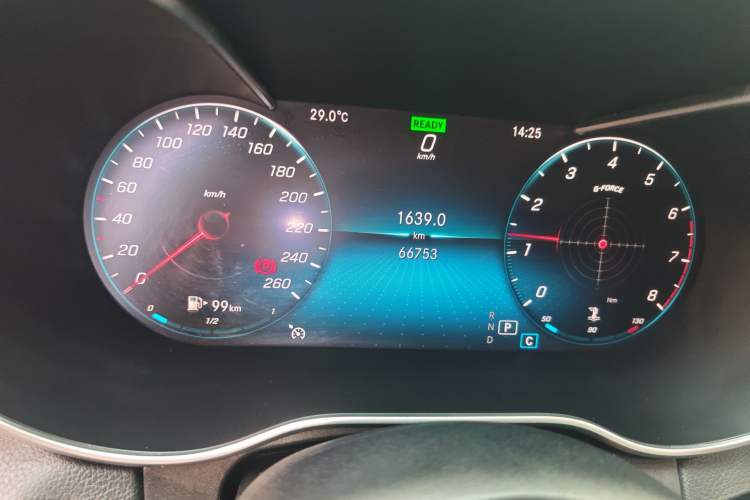 Used Mercedes-Benz C-Class 2019 Restyled C 260 L Sport Edition Odometer Close Up