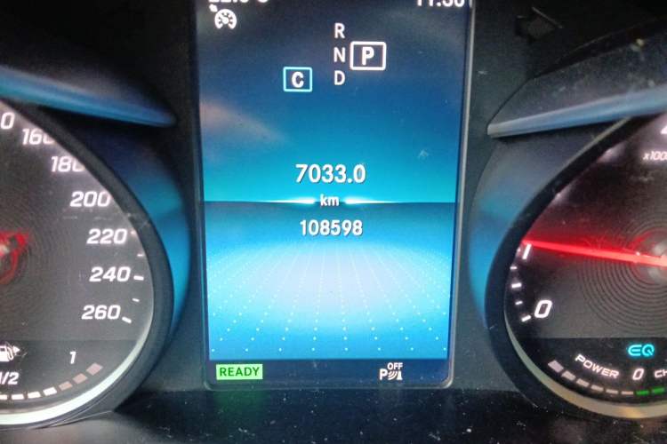Used Mercedes-Benz C-Class 2019 C 260 L Sport Edition Odometer Close Up