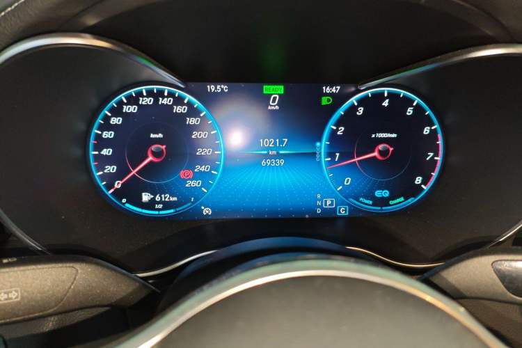 Used Mercedes-Benz C-Class 2019 Restyled C 260 L Sport Edition Odometer Close Up