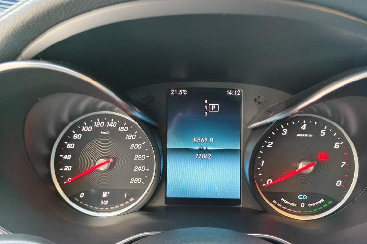 Used Mercedes-Benz C-Class 2019 C 260 L Sport Edition Odometer Close Up