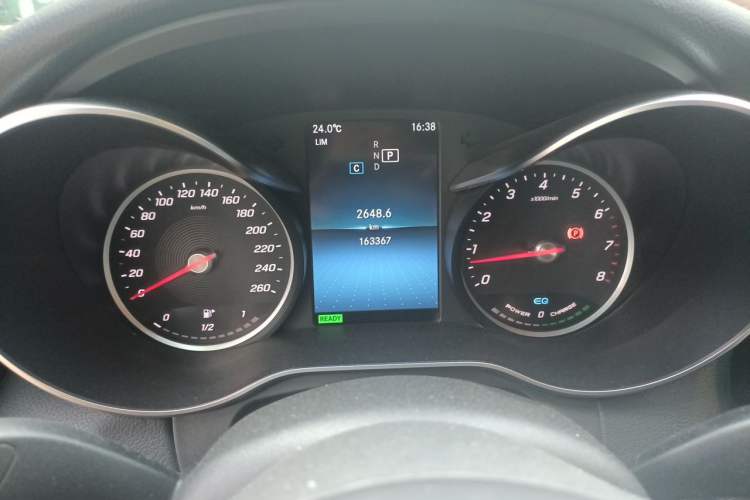 Used Mercedes-Benz C-Class 2019 C 260 Sport Edition Odometer Close Up