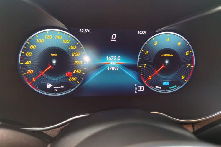 Used Mercedes-Benz C-Class 2019 Restyled C 260 L Sport Edition Odometer Close Up