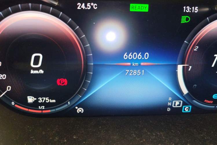 Used Mercedes-Benz C-Class 2019 Restyled C 260 L Sport Edition Odometer Close Up