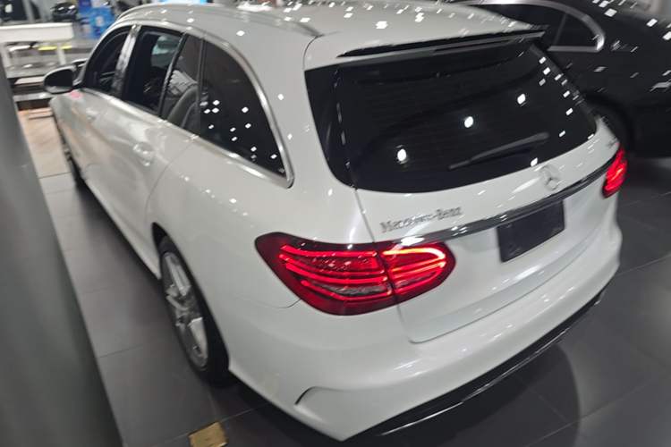 Used Mercedes-Benz C-Class 2019 C 260 Estate Rear Left 45 Deg