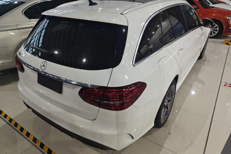 Used Mercedes-Benz C-Class 2019 C 260 Estate Rear Right 45 Deg