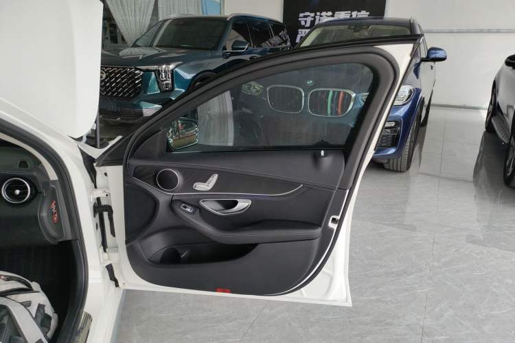 Used Mercedes-Benz C-Class 2019 C 180 L Fashion Edition Sport Version Right Front Door Interior