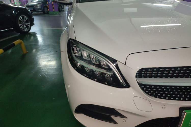 Used Mercedes-Benz C-Class 2019 C 180 L Fashion Edition Sport Version Right Front Headlight