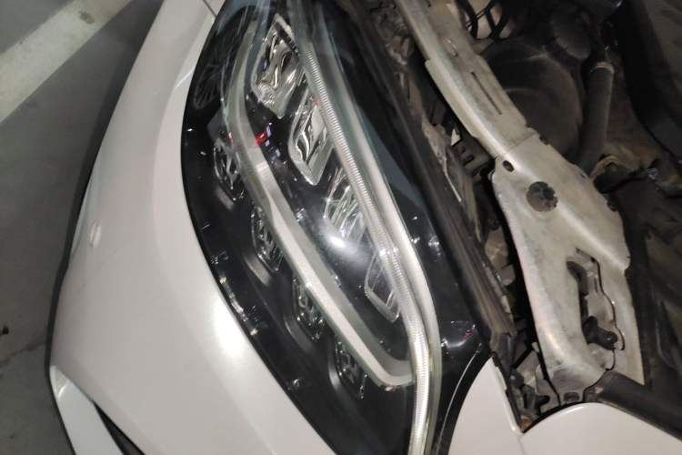 Used Mercedes-Benz C-Class 2019 Restyled C 260 L Sport Edition Right Front Headlight