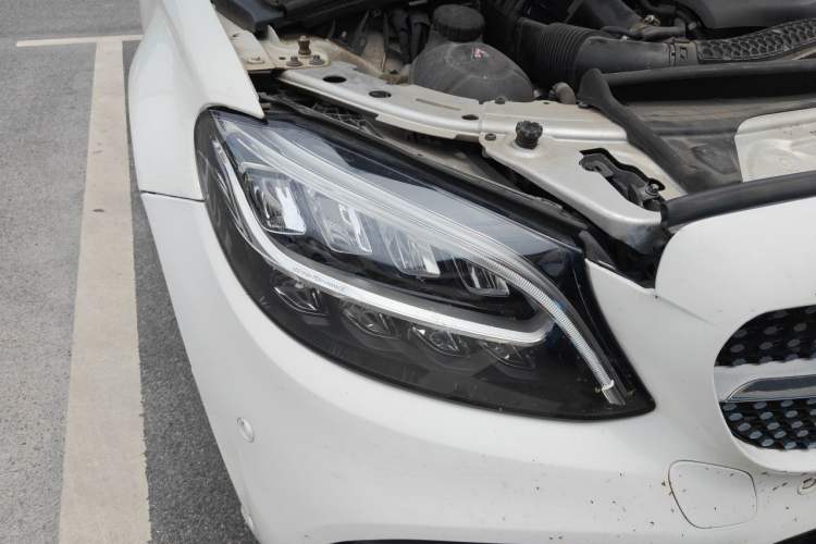Used Mercedes-Benz C-Class 2019 C 180 L Fashion Edition Sport Version Right Front Headlight