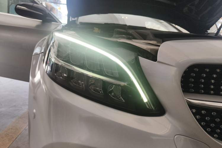 Used Mercedes-Benz C-Class 2019 C 260 L Sport Edition Right Front Headlight