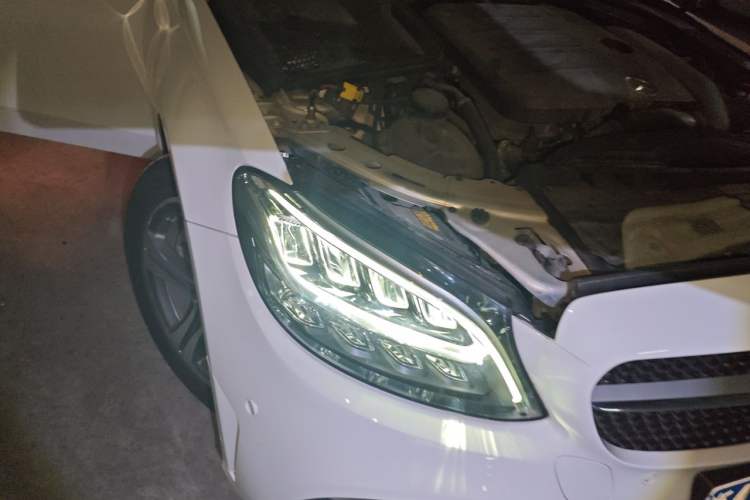 Used Mercedes-Benz C-Class 2019 Restyled C 260 L Sport Edition Right Front Headlight