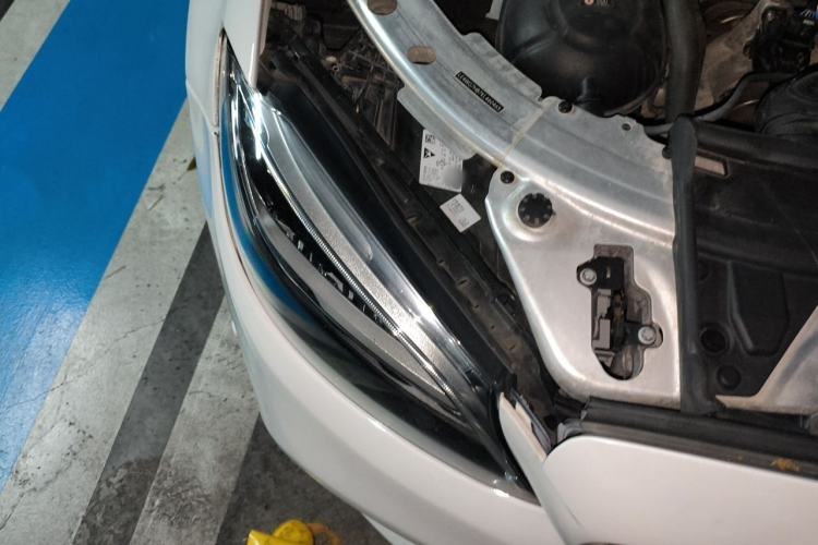 Used Mercedes-Benz C-Class 2019 C 260 L Sport Edition Right Front Headlight