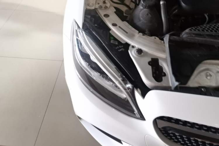 Used Mercedes-Benz C-Class 2019 Restyled C 260 L Sport Edition Right Front Headlight