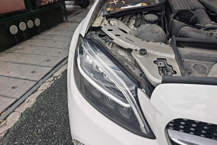 Used Mercedes-Benz C-Class 2019 C 180 L Fashion Edition Sport Version Right Front Headlight