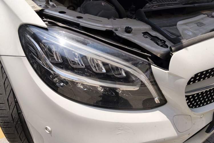 Used Mercedes-Benz C-Class 2019 Restyled C 260 L Sport Edition Right Front Headlight