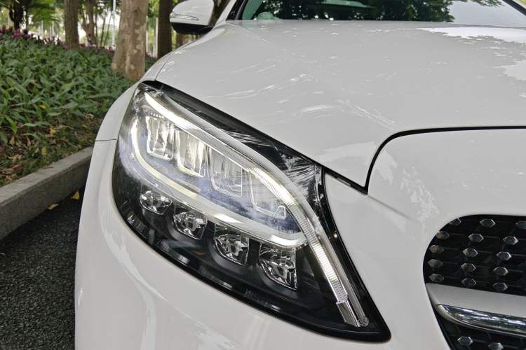 Used Mercedes-Benz C-Class 2019 Restyled C 260 L Sport Edition Right Front Headlight