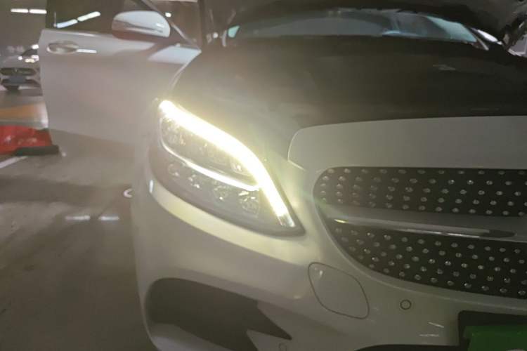 Used Mercedes-Benz C-Class 2019 Restyled C 260 L Sport Edition Right Front Headlight