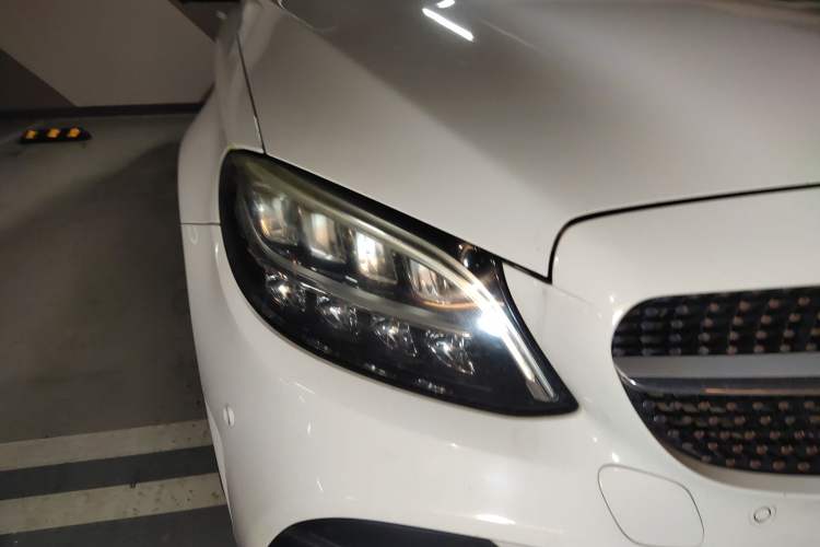 Used Mercedes-Benz C-Class 2019 C 180 L Fashion Edition Sport Version Right Front Headlight
