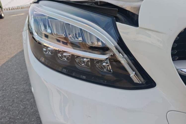 Used Mercedes-Benz C-Class 2019 C 180 L Fashion Edition Sport Version Right Front Headlight