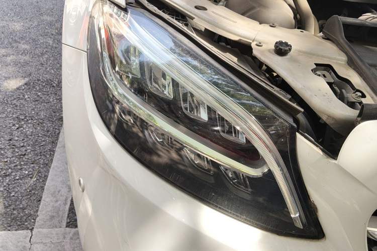 Used Mercedes-Benz C-Class 2019 C 260 L Sport Edition Right Front Headlight