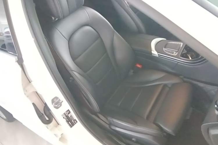 Used Mercedes-Benz C-Class 2019 Facelift C 260 L 4MATIC Sport Edition Right Front Seat