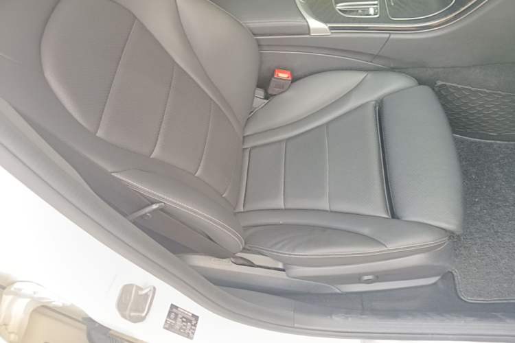 Used Mercedes-Benz C-Class 2019 C 180 L Fashion Edition Sport Version Right Front Seat