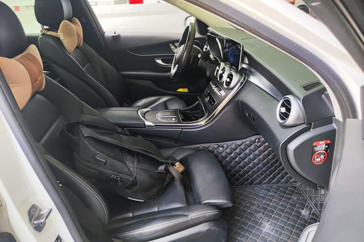 Used Mercedes-Benz C-Class 2019 C 260 Estate Right Front Seat