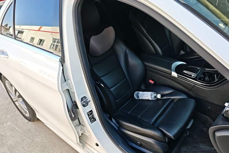 Used Mercedes-Benz C-Class 2019 C 180 L Fashion Edition Sport Version Right Front Seat