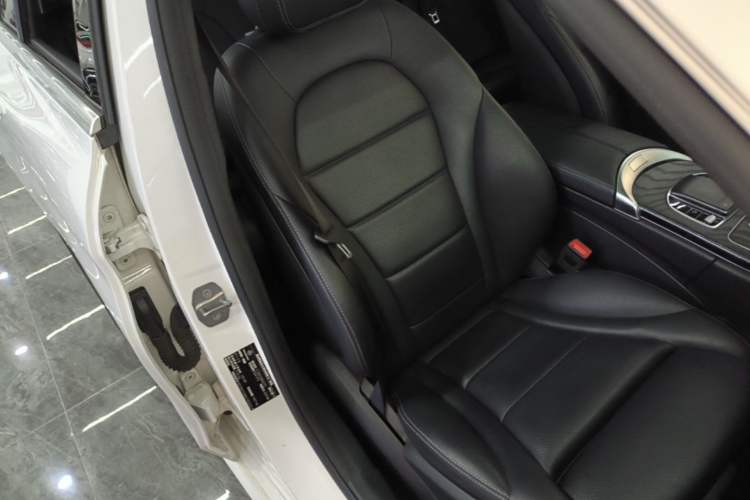 Used Mercedes-Benz C-Class 2019 C 260 Estate Right Front Seat