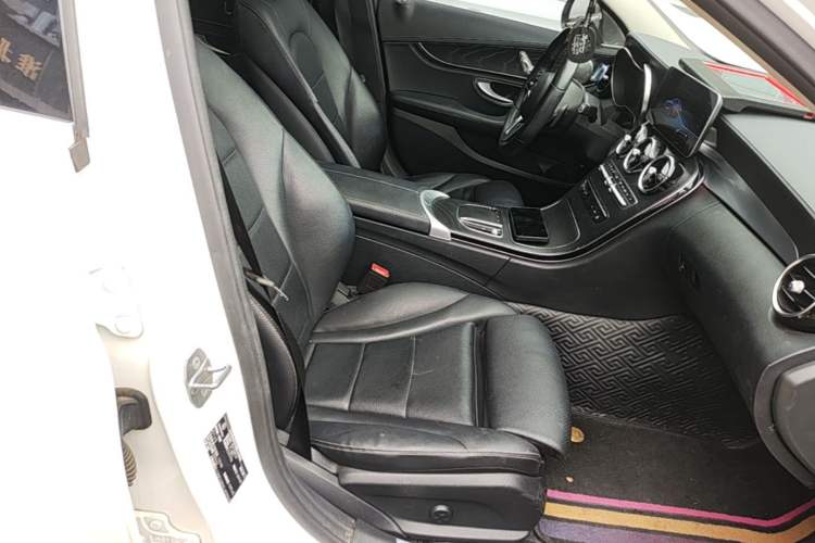 Used Mercedes-Benz C-Class 2019 C 180 L Fashion Edition Sport Version Right Front Seat