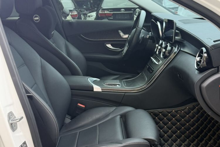 Used Mercedes-Benz C-Class 2019 C 180 L Fashion Edition Sport Version Right Front Seat