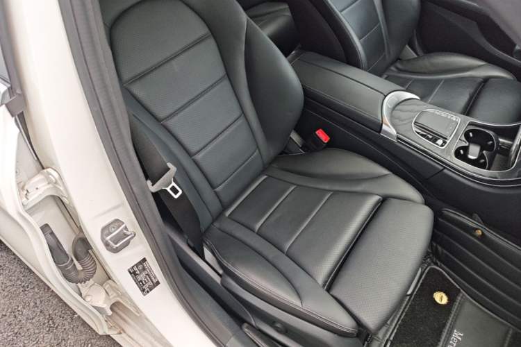 Used Mercedes-Benz C-Class 2019 C 260 Estate Right Front Seat