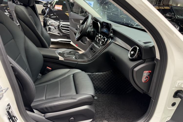 Used Mercedes-Benz C-Class 2019 Restyled C 260 L Sport Edition Right Front Seat
