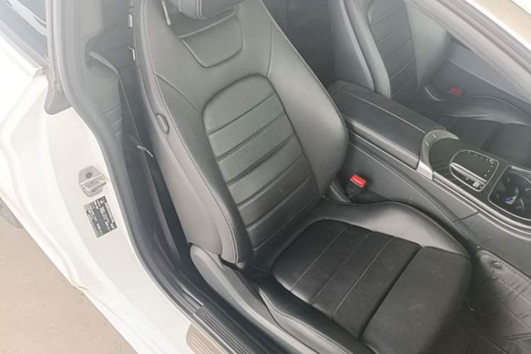 Used Mercedes-Benz C-Class 2019 C 260 Coupe Right Front Seat