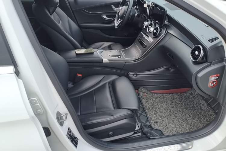 Used Mercedes-Benz C-Class 2019 C 180 L Fashion Edition Sport Version Right Front Seat