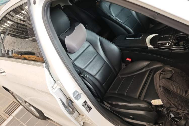 Used Mercedes-Benz C-Class 2019 C 180 L Fashion Edition Sport Version Right Front Seat