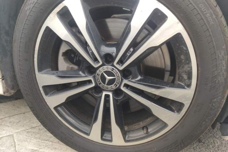 Used Mercedes-Benz C-Class 2019 C 260 Sport Edition Right Front Wheel Hub