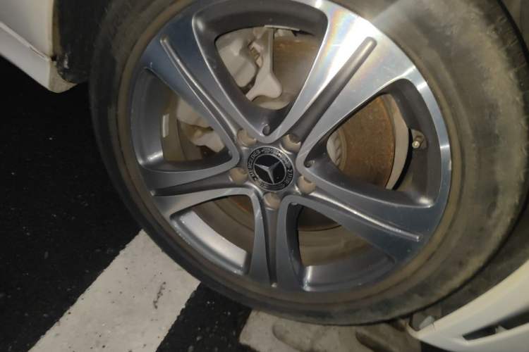 Used Mercedes-Benz C-Class 2019 Restyled C 260 L Sport Edition Right Front Wheel Hub