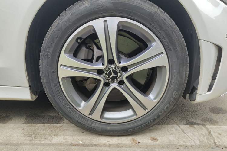 Used Mercedes-Benz C-Class 2019 C 260 L Sport Edition Right Front Wheel Hub
