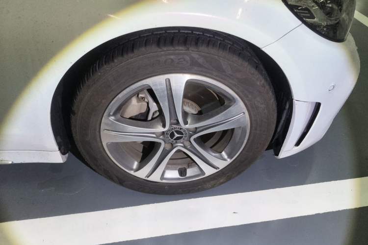 Used Mercedes-Benz C-Class 2019 C 260 L Sport Edition Right Front Wheel Hub