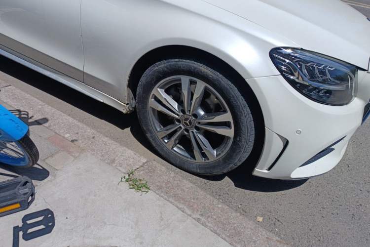 Used Mercedes-Benz C-Class 2019 C 180 L Fashion Edition Sport Version Right Front Wheel Hub