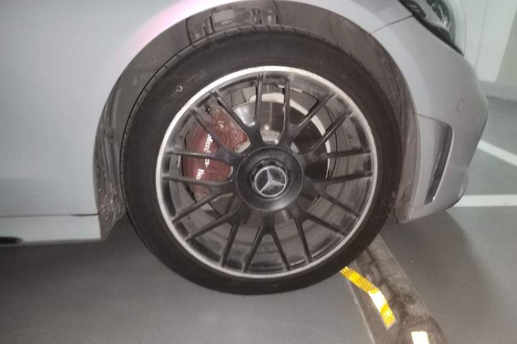 Used Mercedes-Benz C-Class 2019 C 180 L Dynamic Sports Edition Right Front Wheel Hub