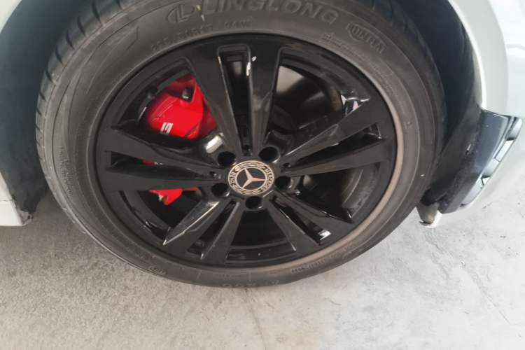 Used Mercedes-Benz C-Class 2019 C 260 Sport Edition Right Front Wheel Hub