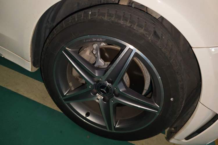 Used Mercedes-Benz C-Class 2019 C 260 L 4MATIC Right Front Wheel Hub