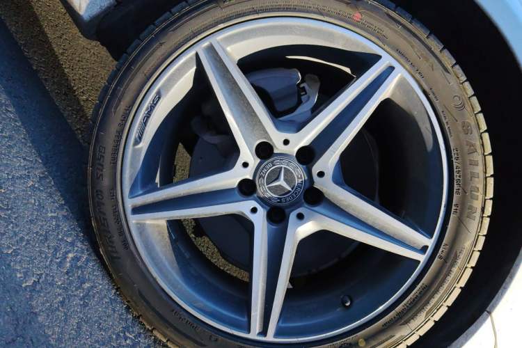 Used Mercedes-Benz C-Class 2019 C 260 L 4MATIC Sport Edition Right Front Wheel Hub