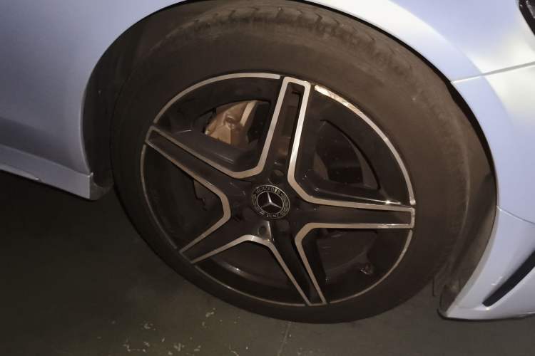 Used Mercedes-Benz C-Class 2019 C 260 Coupe Right Front Wheel Hub